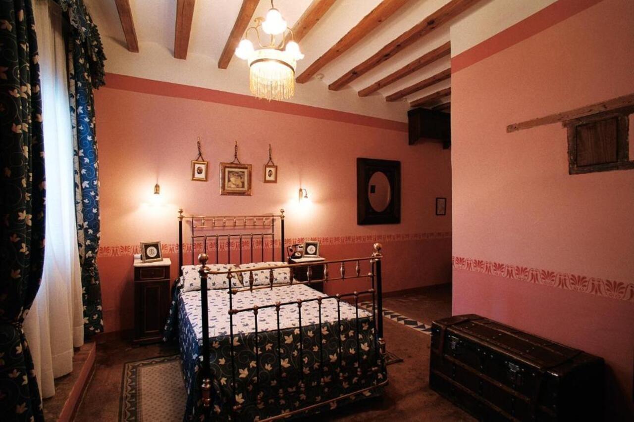 Hospederia Meson De La Dolores Calatayud Phòng bức ảnh