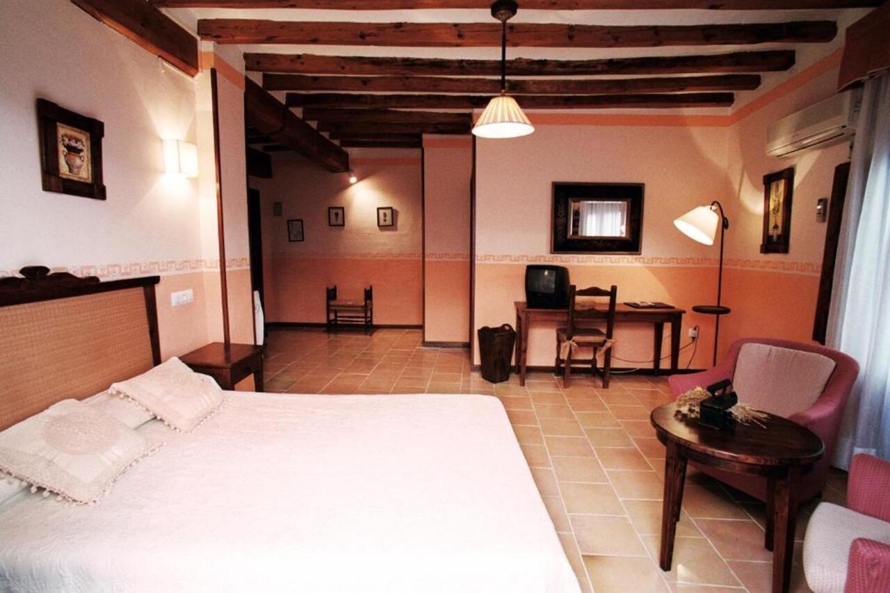 Hospederia Meson De La Dolores Calatayud Ngoại thất bức ảnh